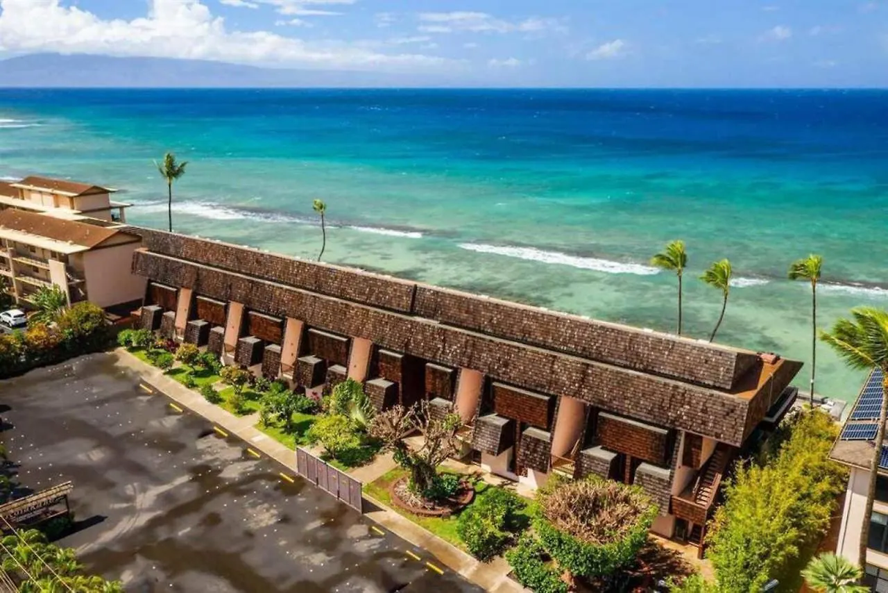 Modern-Rustic Beach Renovation Direct Oceanfront Penthouse Kahana Verenigde Staten
